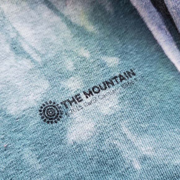 Red Macaw Parrots Moody Gardens Souvenir Tie Dye Tshirt  Sz M by The Mountain - Picture 5 of 6